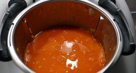 Ponemos el agua con la pastilla de caldo y cocemos