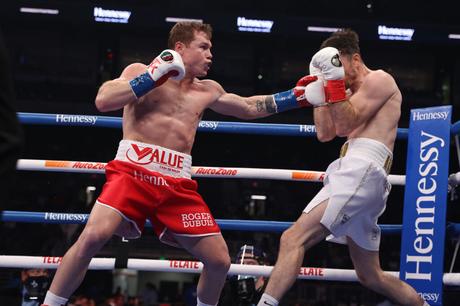 ¡Imponente! Canelo Álvarez derrota a Smith por decisión unánime