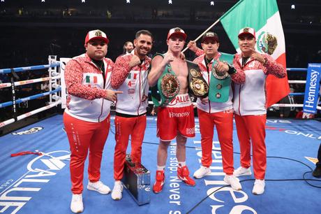 ¡Imponente! Canelo Álvarez derrota a Smith por decisión unánime
