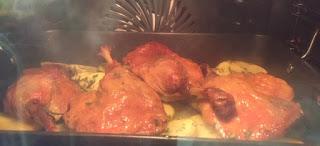 CONFIT DE PATO CON PATATAS Y PURE DE MANZANA