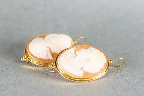 Camafeo: una joya que perdura en el tiempo… Camafeo: una joya que perdura en el tiempo…