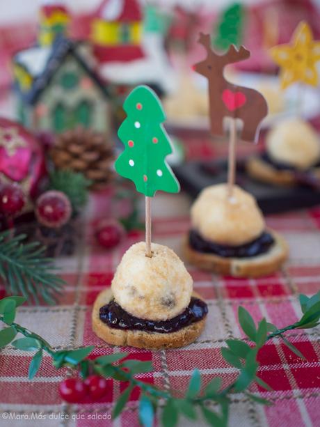 Bombones de queso y arándanos.