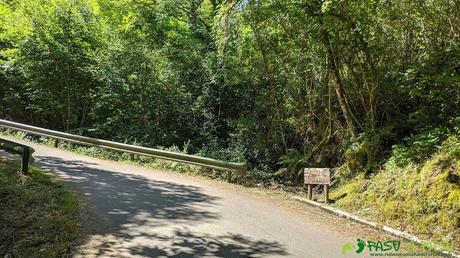 Subiendo por carretera a Esquíos