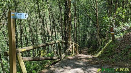 Señalización hacia Os Teixóis