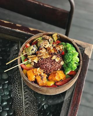 Poke con arroz rojo Poke con arroz rojo