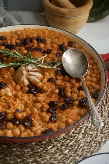 arroz-al-horno-con-pasas-y-garbanzos