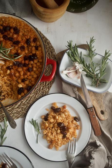 arroz-al-horno-con-pasas-y-garbanzos