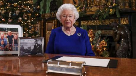 Reina Isabel recordó a víctimas de la pandemia en su mensaje anual