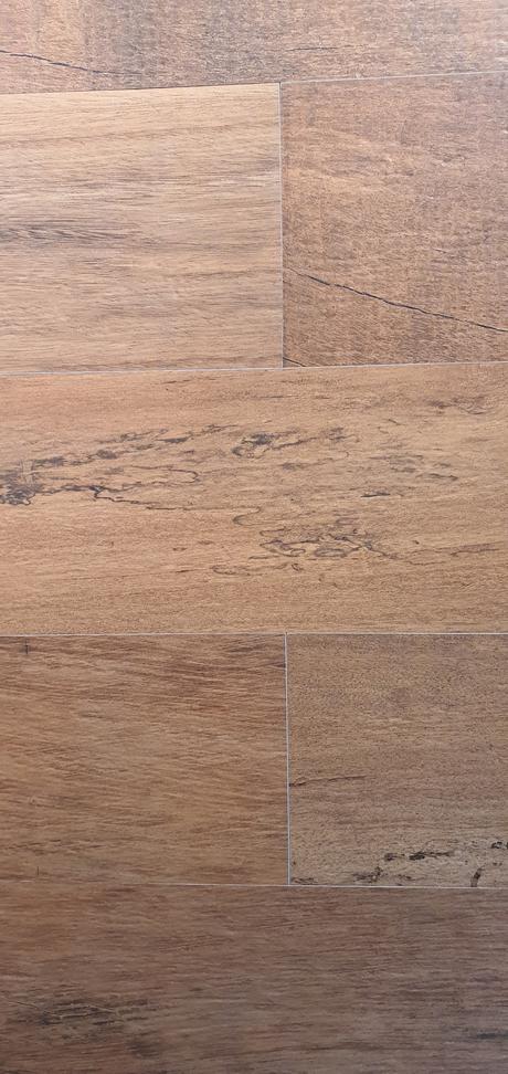 Novedades en revestimientos símil madera y en gran formato de Bagno & Company 20201118_145914