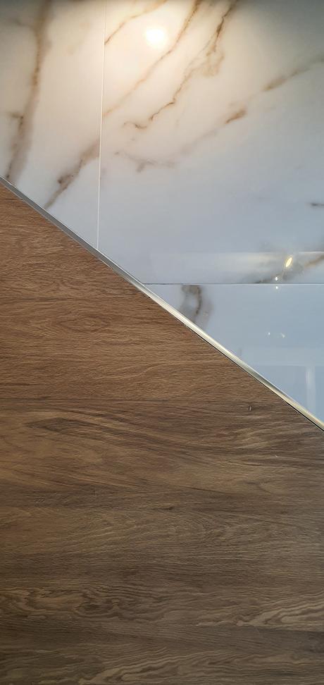 Novedades en revestimientos símil madera y en gran formato de Bagno & Company 20201118_150502