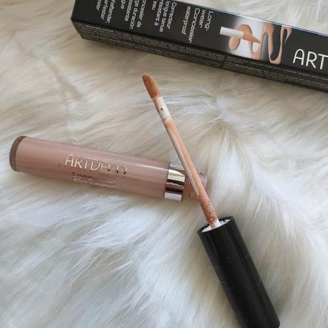 Corrector Longwear de Art Decó 04