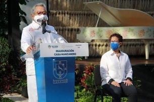 EpALBT7WEAAgrcY Armando Manzanero