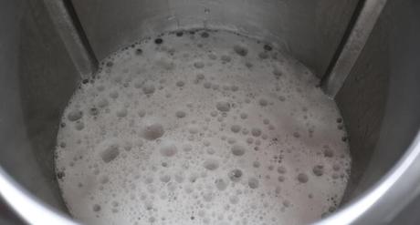 Echamos el champán y mezclamos