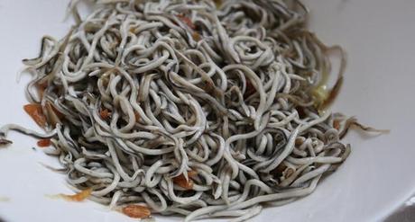 Gulas al Ajillo con Mambo La receta más fácil con Mambo de gulas al ajillo