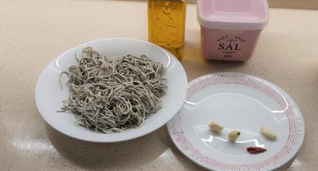 Gulas al Ajillo con Mambo Los mejores ingredientes para hacer gulas al ajillo con Mambo
