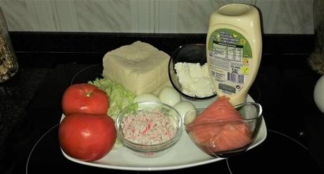 Pastel de Salmón Ahumado con Pan de Molde Receta Casera Los ingredientes para hacer el pastel de salmón ahumado con pan de molde casero