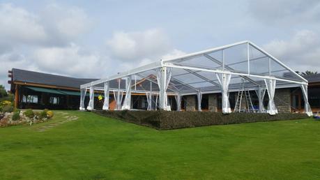 Por qué el ‘renting’ de carpas es una tendencia creciente en bodas y eventos según EVcarpas