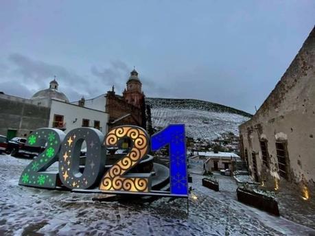 Ultimo día del año despide con nieve a Real de Catorce