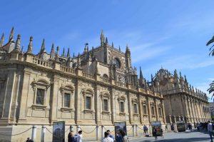 金龙铜管集团公司发展战略重组签订暨年产量八万吨仪器设备铜管新|亚博APP官方版 金龙铜管集团公司发展战略重组签订暨年产量八万吨仪器设备铜管新|亚博APP官方版