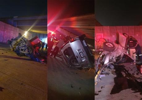 Camioneta cae del puente de Valentín Amador y Carretera 57