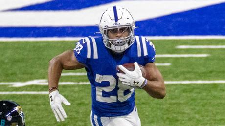 Jonathan Taylor cierra con nota alta y los Colts están en playoffs Jonathan Taylor cierra con nota alta y los Colts están en playoffs