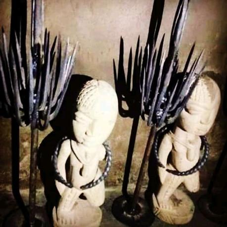 Osain, Elésè kan tí ó lé elésè méjì sáré. Lo que muy Poco Hablamos.