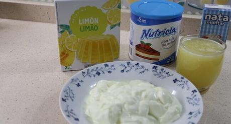 Los ingredientes necesarios para hacer mousse de limón con Mambo