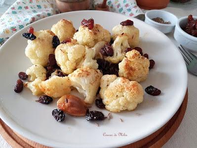 Coliflor al horno con pasas y cominos Coliflor al horno con pasas y cominos