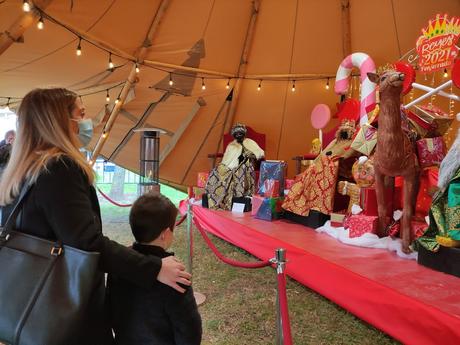 Sus Majestades los Reyes Magos reciben a los niños en el parque del Temple 2