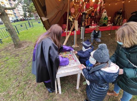 Sus Majestades los Reyes Magos reciben a los niños en el parque del Temple 4