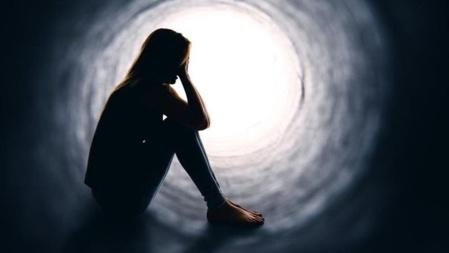El gobierno de Sánchez provoca una terrible ola de suicidios El gobierno de Sánchez provoca una terrible ola de suicidios