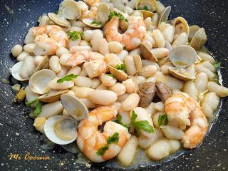 HABICHUELAS BLANCAS CON ALMEJAS Y LANGOSTINOS HABICHUELAS BLANCAS CON ALMEJAS Y LANGOSTINOS
