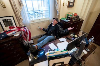 Seguidores de Trump asaltan el Capitolio de EEUU. Seguidores de Trump asaltan el Capitolio de EEUU.