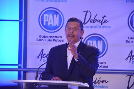 Octavio Pedroza se declara ganador del debate panista