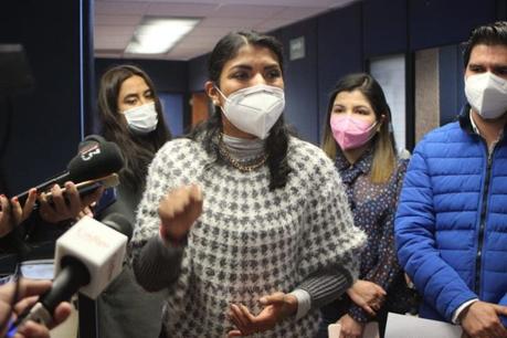 Denuncian despidos en el municipio por no apoyar a Xavier Nava