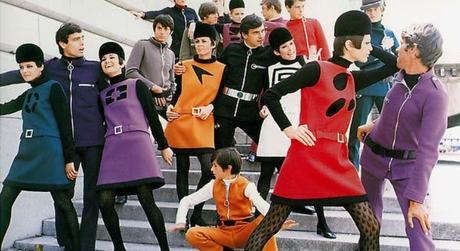 fotos moda futurista años 60: pierre cardin ropa 5