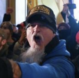 Jon Schaffer de Iceth Earth, entre los asaltantes del Capitolio y buscado por la policía