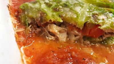 HOJAS DE COL RELLENAS/FARCIDES CON SALSA DE TOMATE Y ZANAHORIA HOJAS DE COL RELLENAS/FARCIDES CON SALSA DE TOMATE Y ZANAHORIA