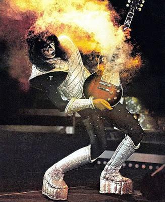 Ace Frehley: Kiss, nazis, Trump y UZIs