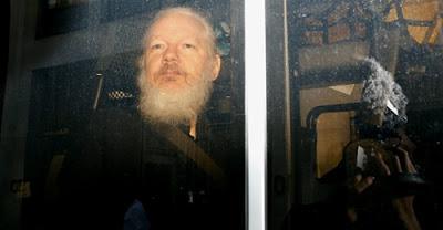 El mismo día en  que la Justicia británica deniega la extradición de Assange a EEUU “por riesgo de suicidio”, Trump propicia el asalto al Capitolio.