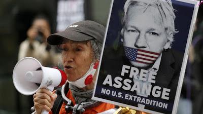 El mismo día en  que la Justicia británica deniega la extradición de Assange a EEUU “por riesgo de suicidio”, Trump propicia el asalto al Capitolio.