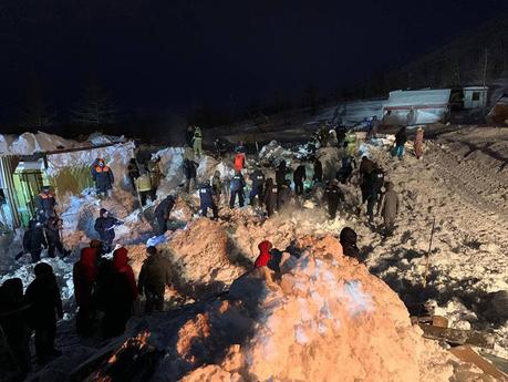 Rusia: Tres muertos y seis desaparecidos tras una avalancha