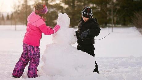 Ideas para que los niños disfruten de la nieve (con toda seguridad)