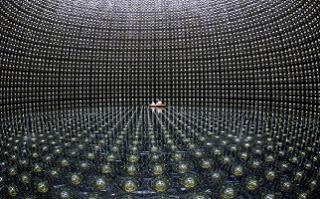 Los Neutrinos