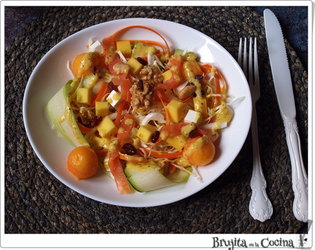 Ensalada calabacin, repollo y frutas