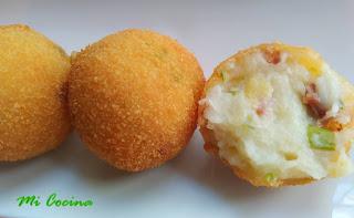 CROQUETAS DE TORTILLA DE HUEVO CON ESPÁRRAGOS TRIGUEROS, GAMBAS Y JAMON AL ESTILO DE KGB MALAGA CROQUETAS DE TORTILLA DE HUEVO CON ESPÁRRAGOS TRIGUEROS, GAMBAS Y JAMON AL ESTILO DE KGB MALAGA