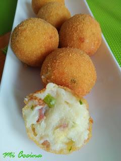 CROQUETAS DE TORTILLA DE HUEVO CON ESPÁRRAGOS TRIGUEROS, GAMBAS Y JAMON AL ESTILO DE KGB MALAGA CROQUETAS DE TORTILLA DE HUEVO CON ESPÁRRAGOS TRIGUEROS, GAMBAS Y JAMON AL ESTILO DE KGB MALAGA