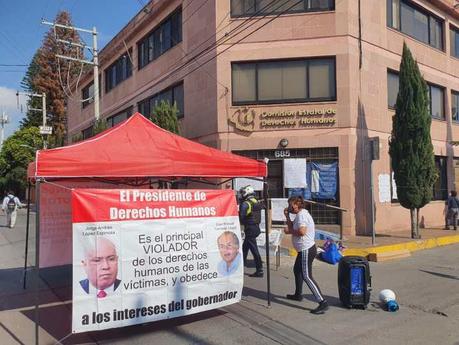 Denuncia: Titular de la CEDH detienen recomendaciones a cambio de favores políticos