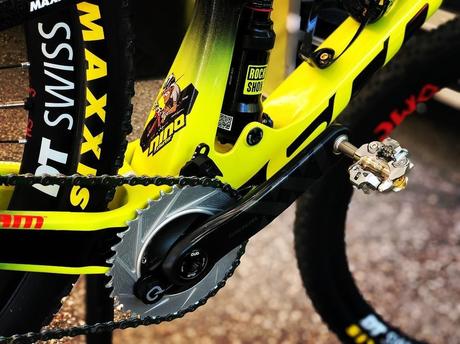 SRAM presenta su plato con medidor de potencia XX1 AXS