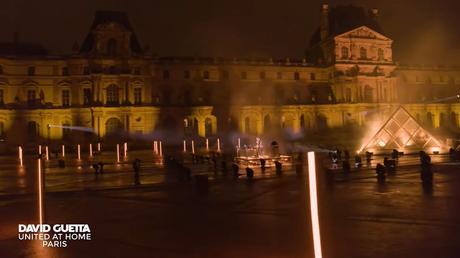 David Guetta y su espectacular despliegue de luz y sonido de año nuevo en el Louvre 39aa
